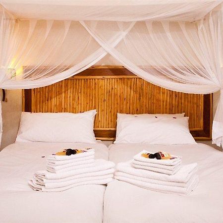 Halali Camp Hotel Etosha Exterior photo